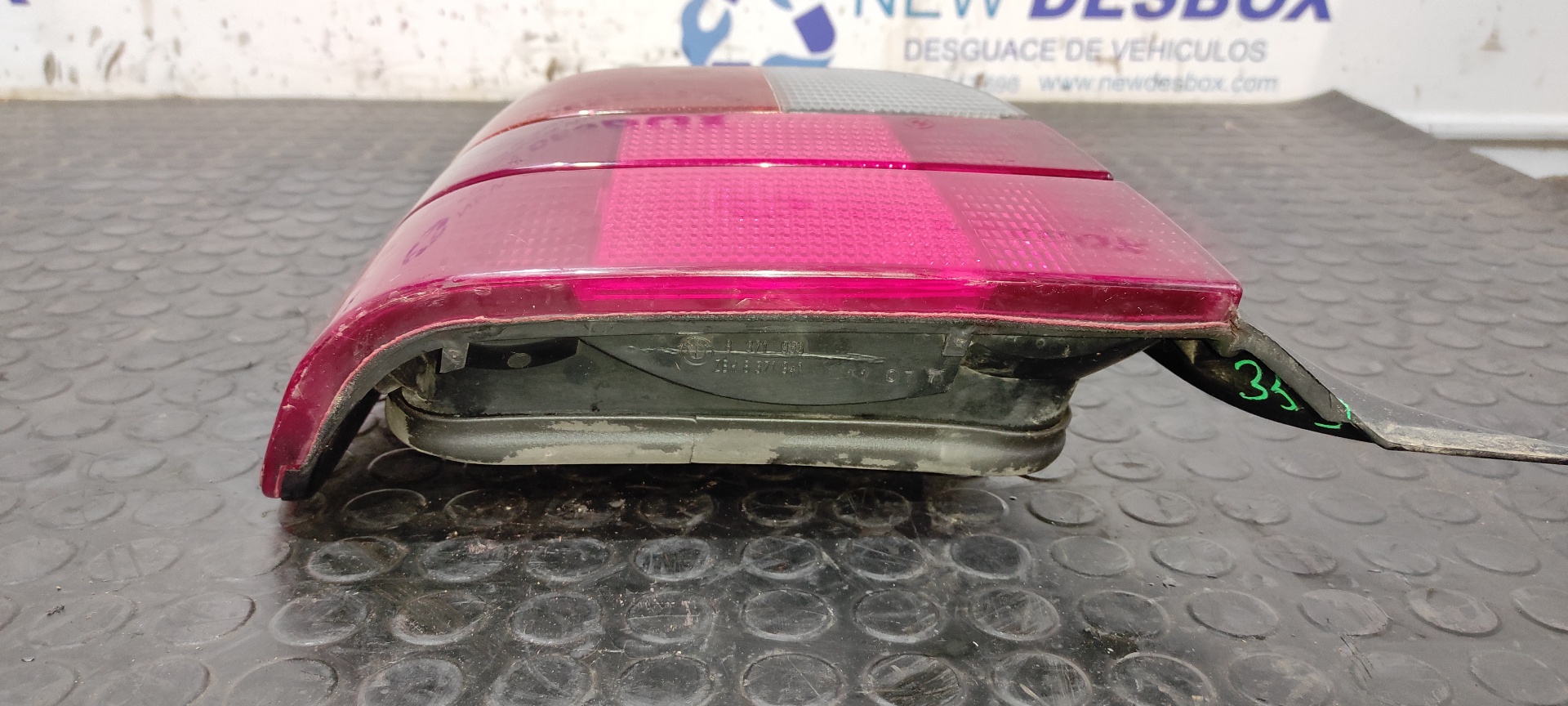 PILOTO TRASERO IZQUIERDO BMW SERIE 3 BERLINA (E36) - vista 7