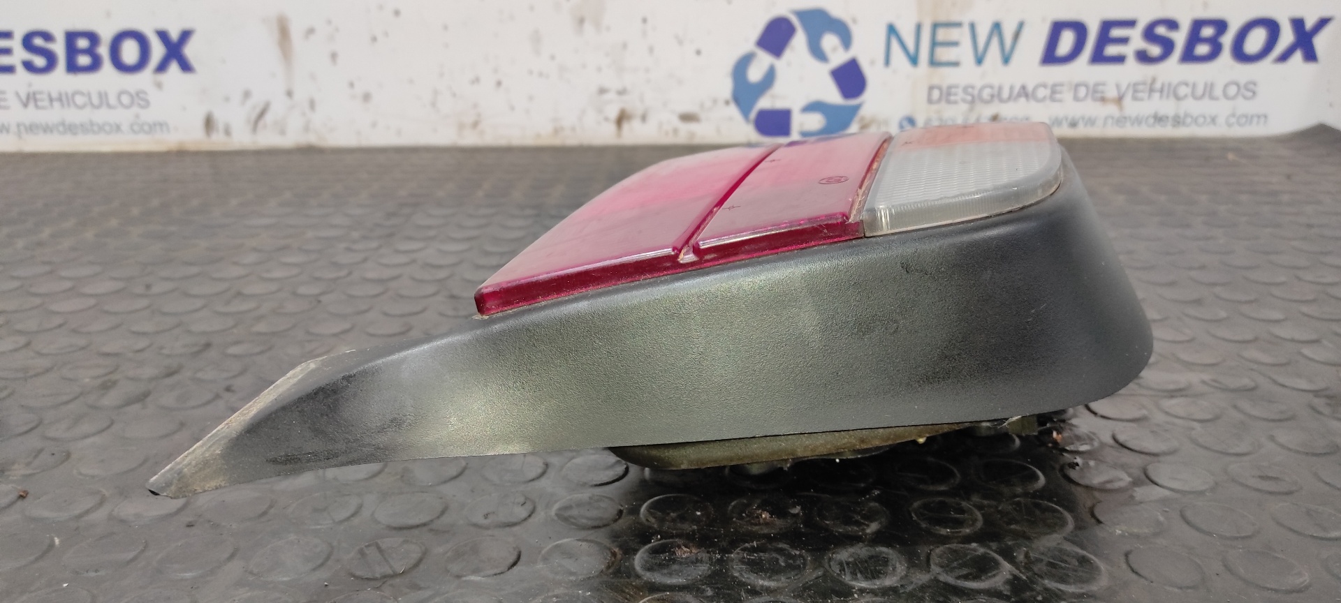 PILOTO TRASERO IZQUIERDO BMW SERIE 3 BERLINA (E36) - vista 8