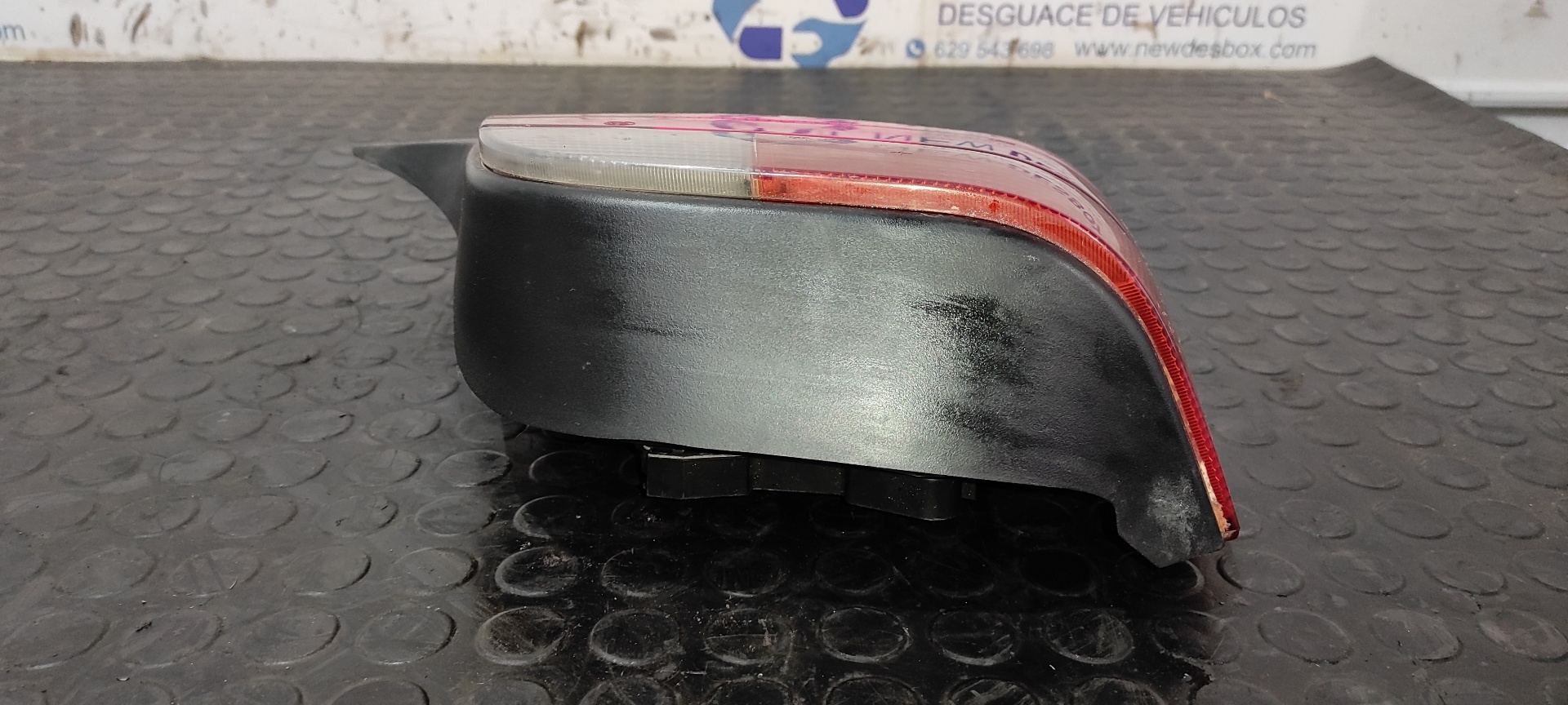 PILOTO TRASERO IZQUIERDO BMW SERIE 3 BERLINA (E36) - vista 5