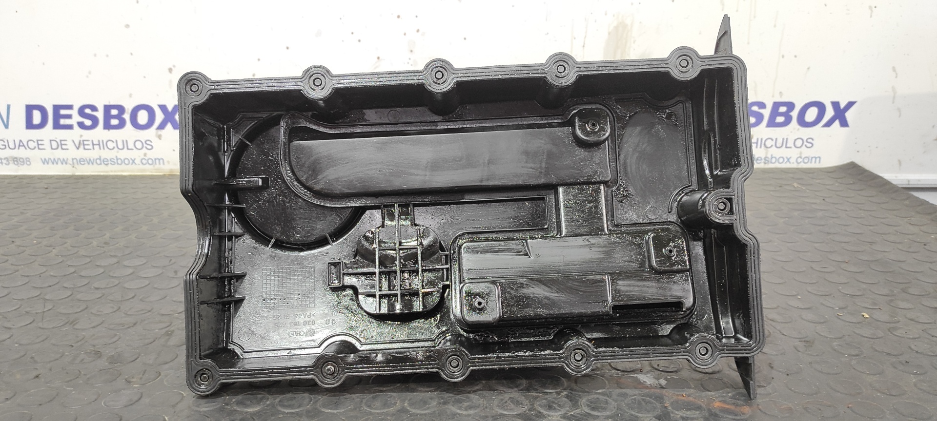 TAPA BALANCINES VOLKSWAGEN GOLF V BERLINA (1K1) - vista 3