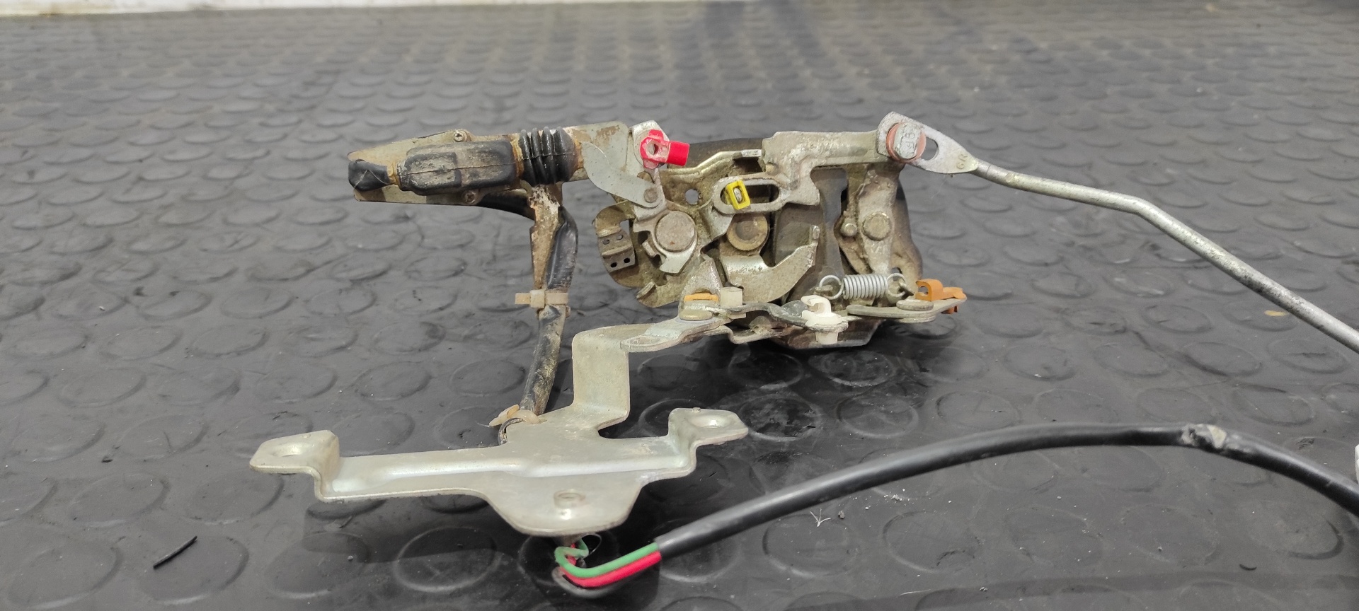 CERRADURA PUERTA DELANTERA DERECHA SUZUKI VITARA SE/SV (ET) - vista 2