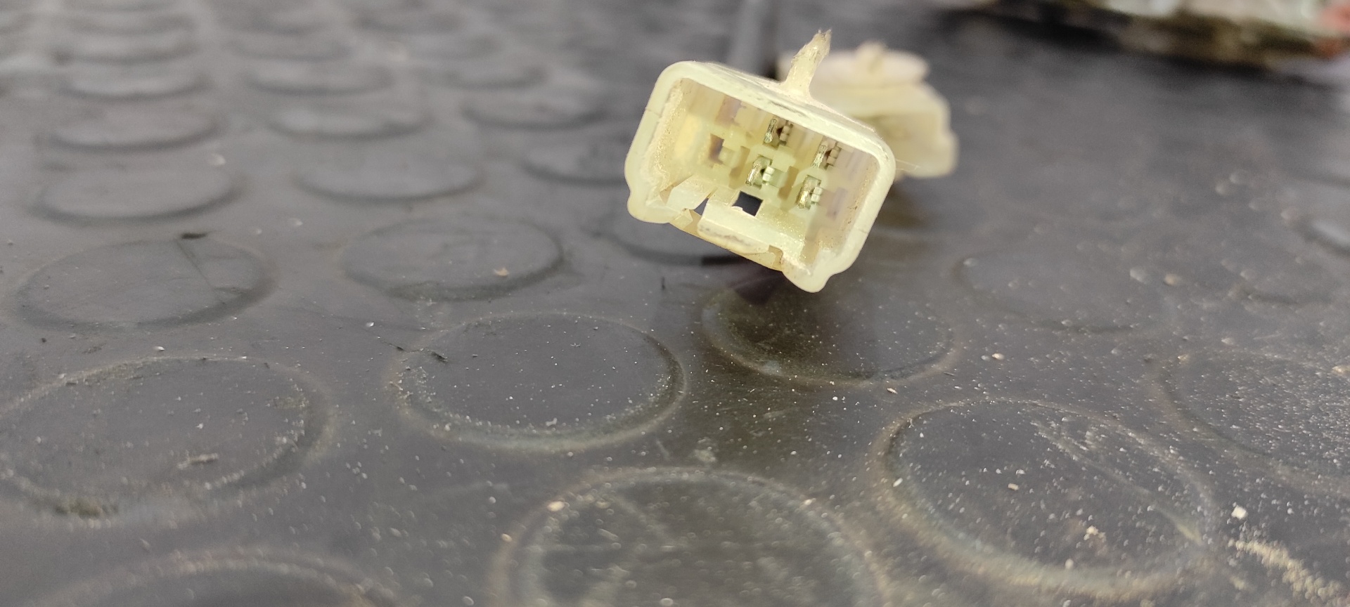 CERRADURA PUERTA DELANTERA DERECHA SUZUKI VITARA SE/SV (ET) - vista 3