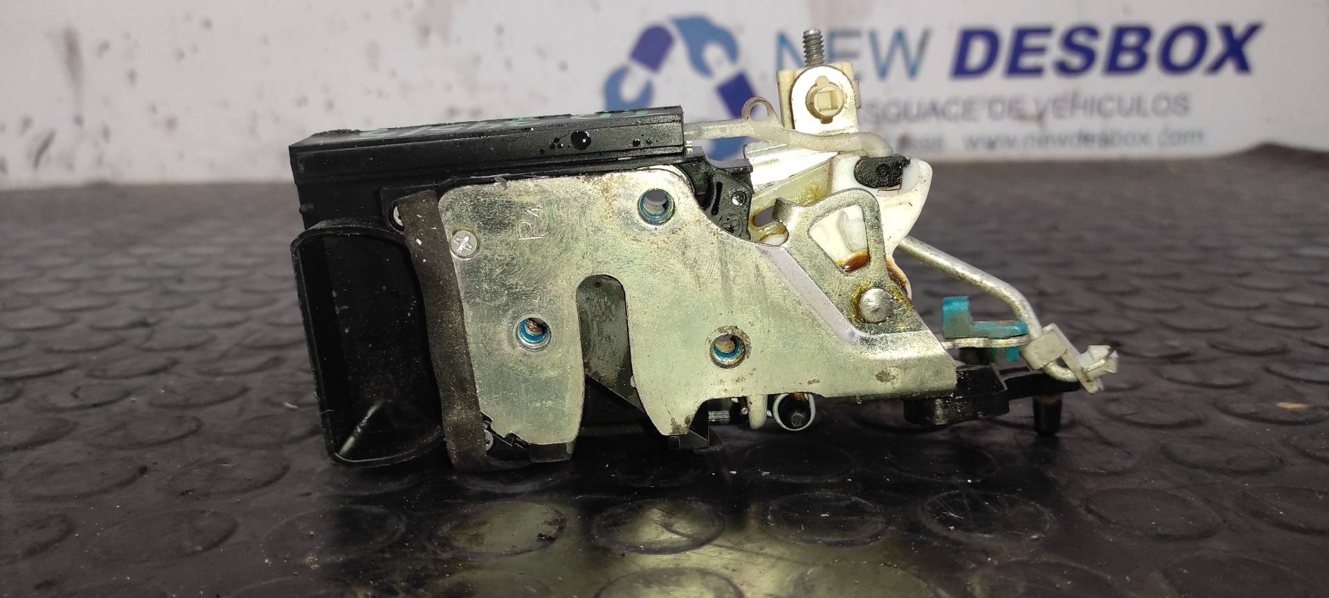 CERRADURA PUERTA TRASERA DERECHA CHEVROLET AVEO - vista 3