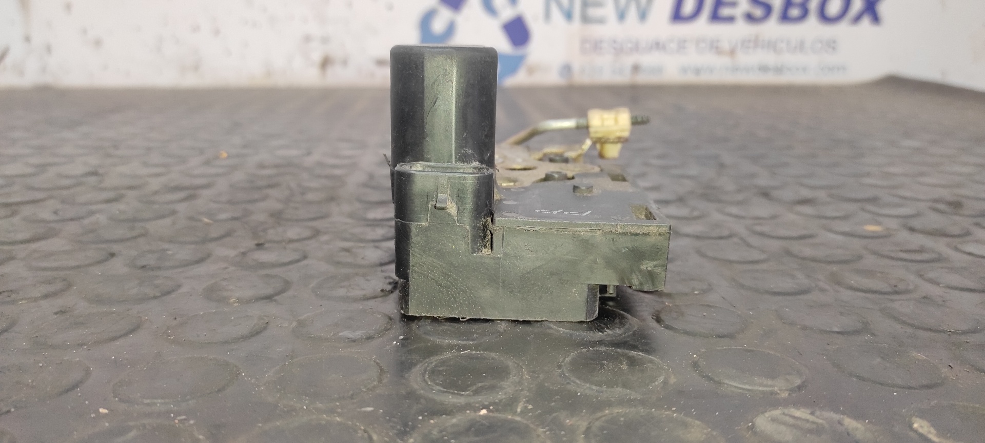 CERRADURA PUERTA TRASERA DERECHA CHEVROLET AVEO - vista 4