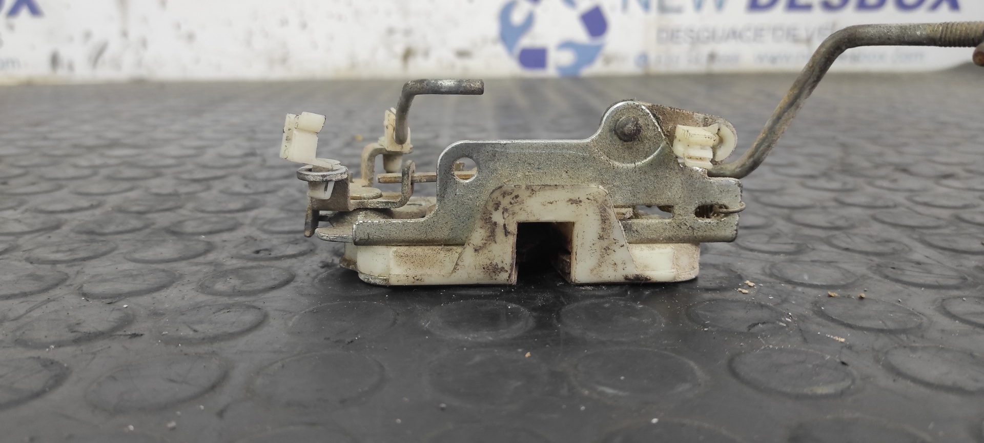 CERRADURA PUERTA DELANTERA DERECHA SUZUKI SAMURAI (SJ) - vista 4