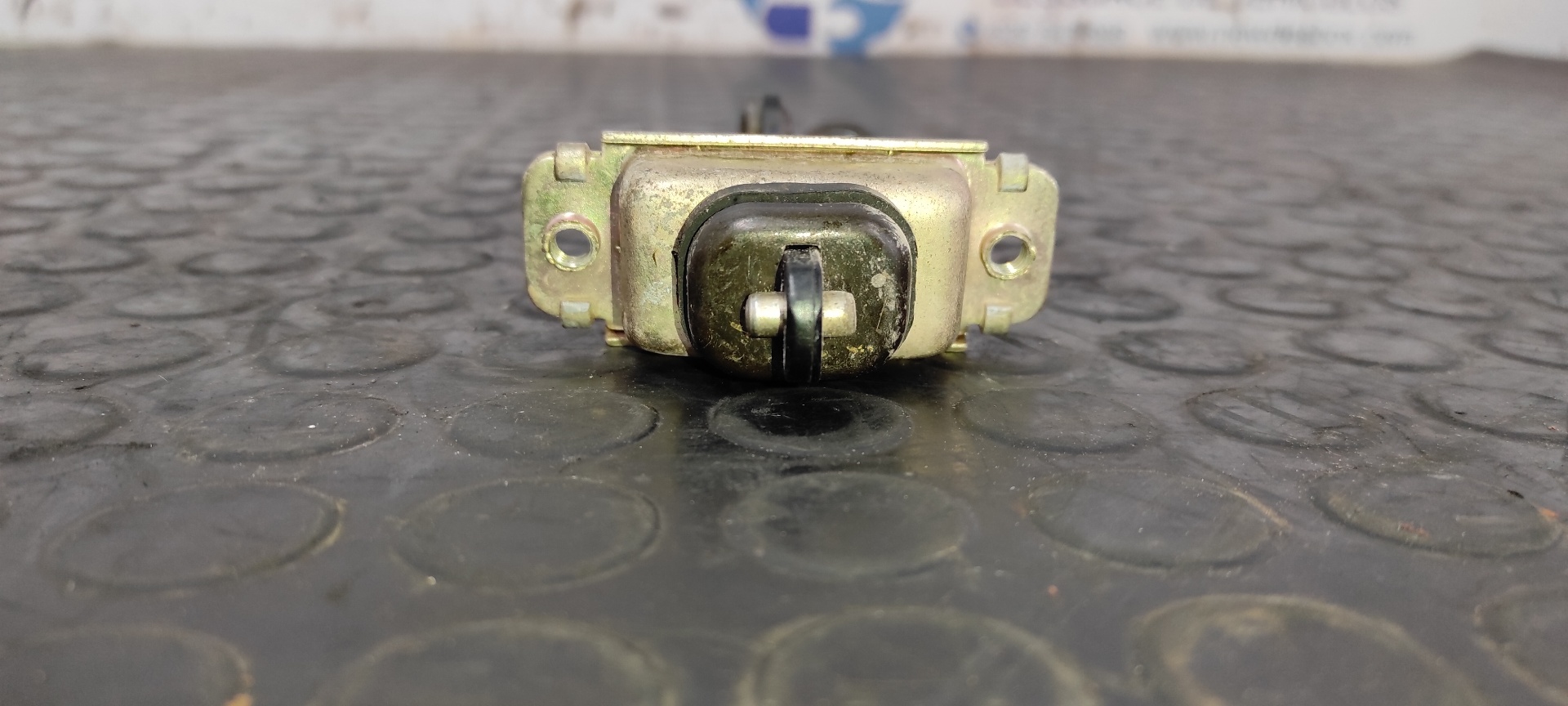 RETENEDOR PUERTA DERECHA CHEVROLET AVEO - vista 2