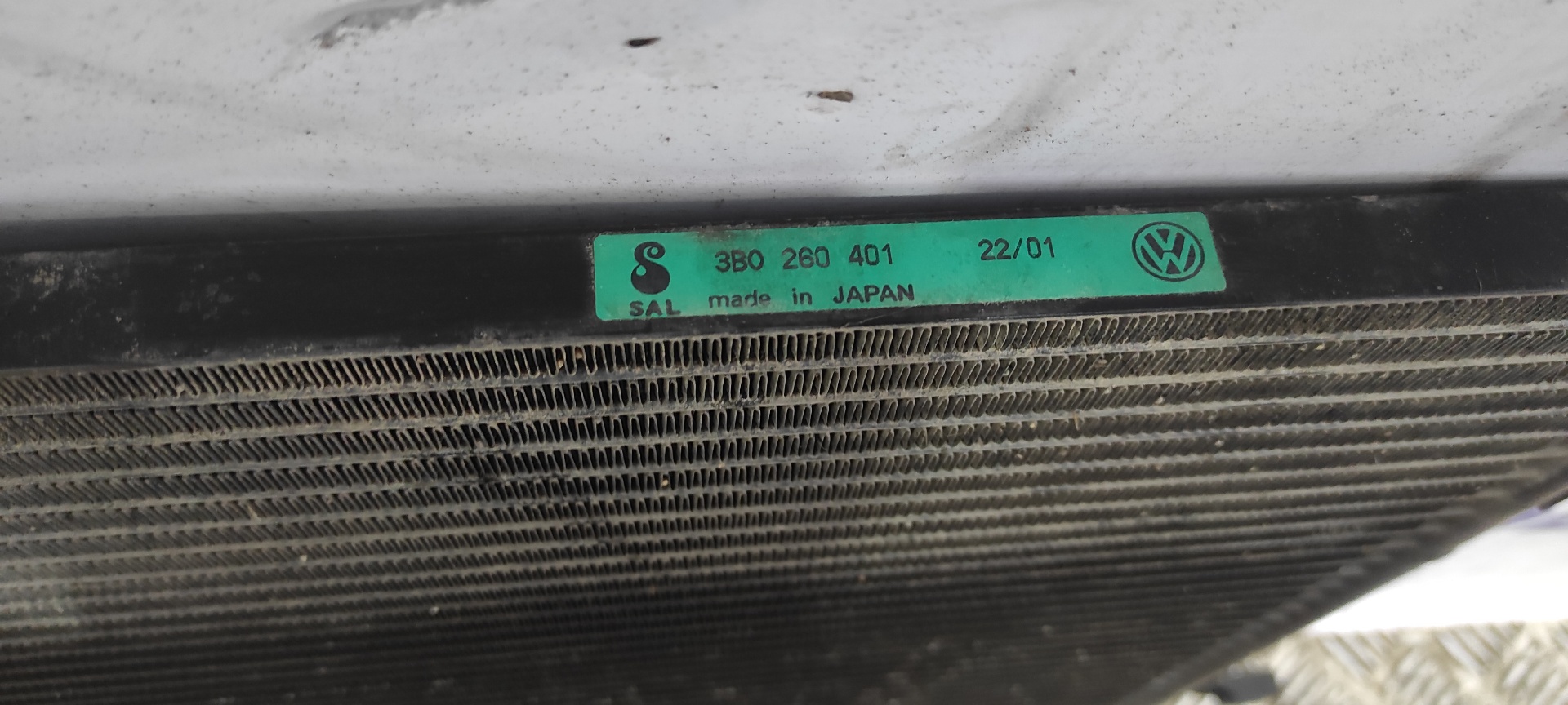 CONDENSADOR / RADIADOR  AIRE ACONDICIONADO VOLKSWAGEN PASSAT BERLINA (3B3) - vista 3