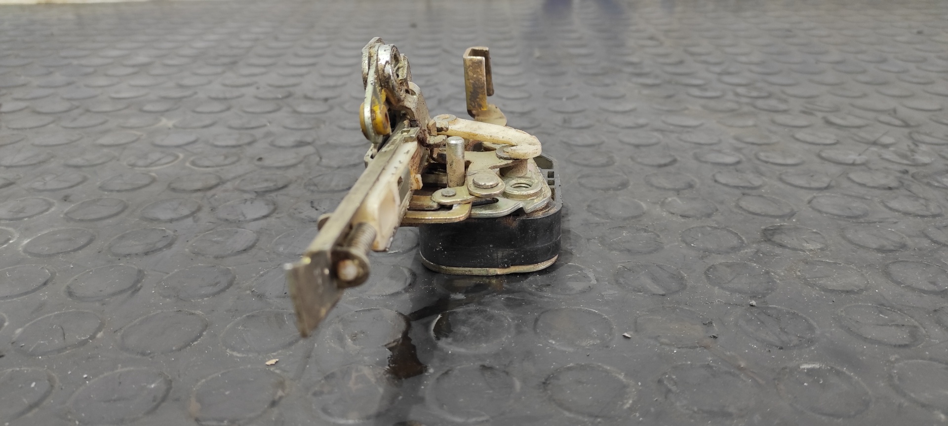 CERRADURA PUERTA DELANTERA DERECHA MERCEDES-BENZ MB 100 D CAJA CERRADA / COMBI - vista 5