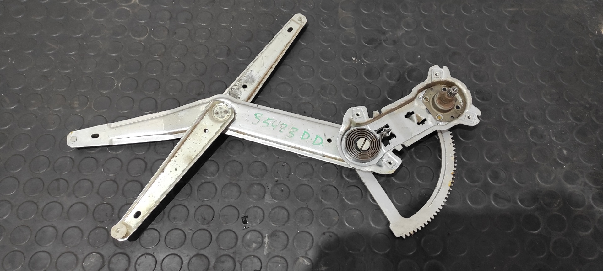 ELEVALUNAS DELANTERO DERECHO MERCEDES-BENZ MB 100 D CAJA CERRADA / COMBI