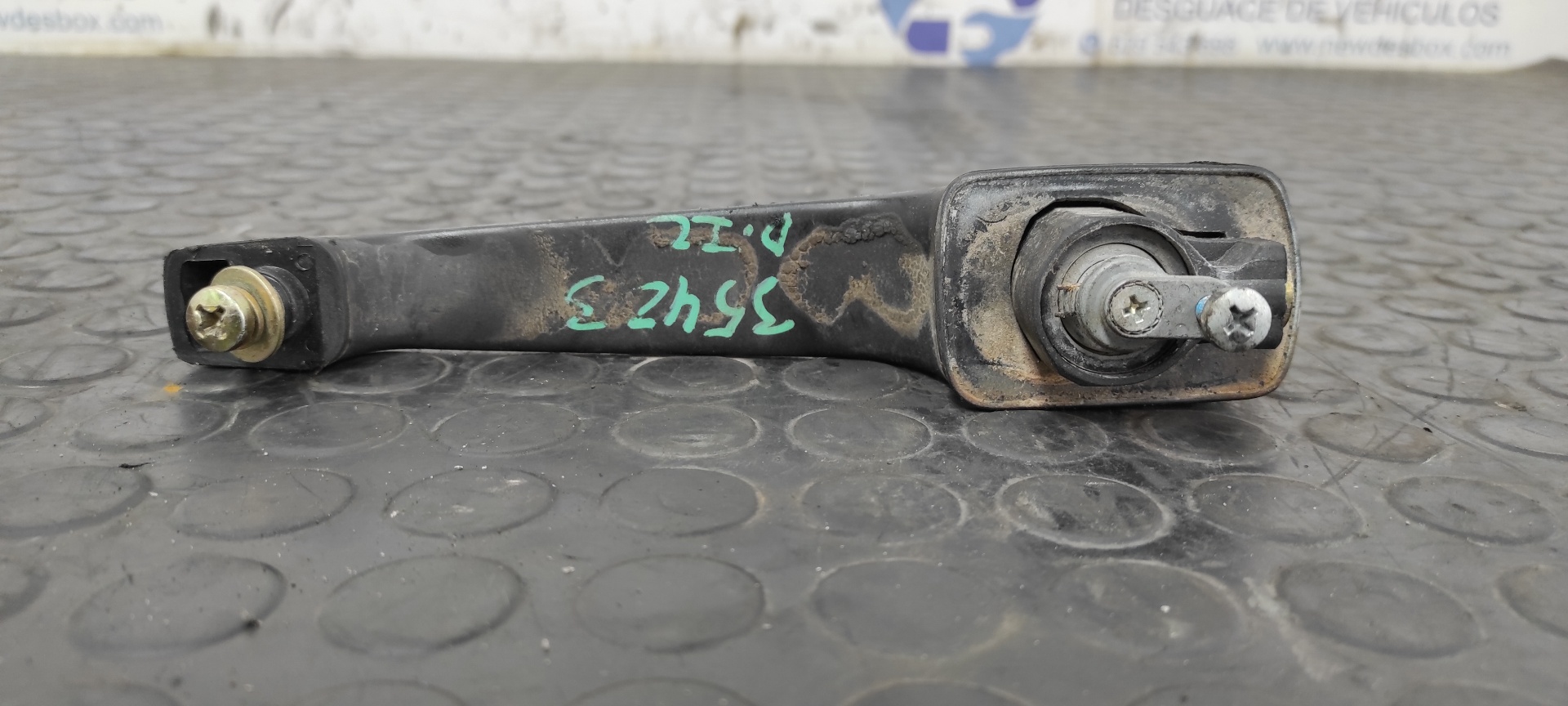 MANETA DELANTERA IZQUIERDA MERCEDES-BENZ MB 100 D CAJA CERRADA / COMBI - vista 2