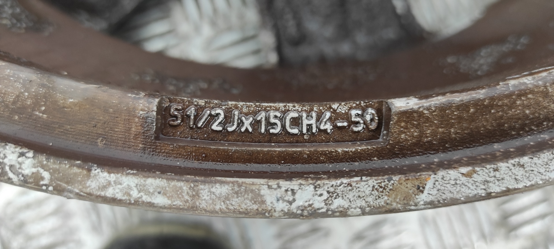 LLANTA NISSAN MICRA (K12E) - vista 2