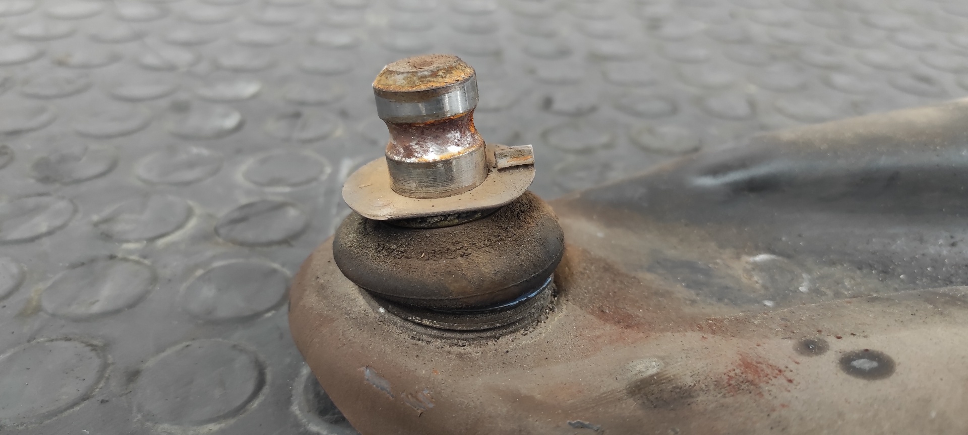 BRAZO IZQUIERDO INFERIOR DELANTERO DACIA LOGAN - vista 2