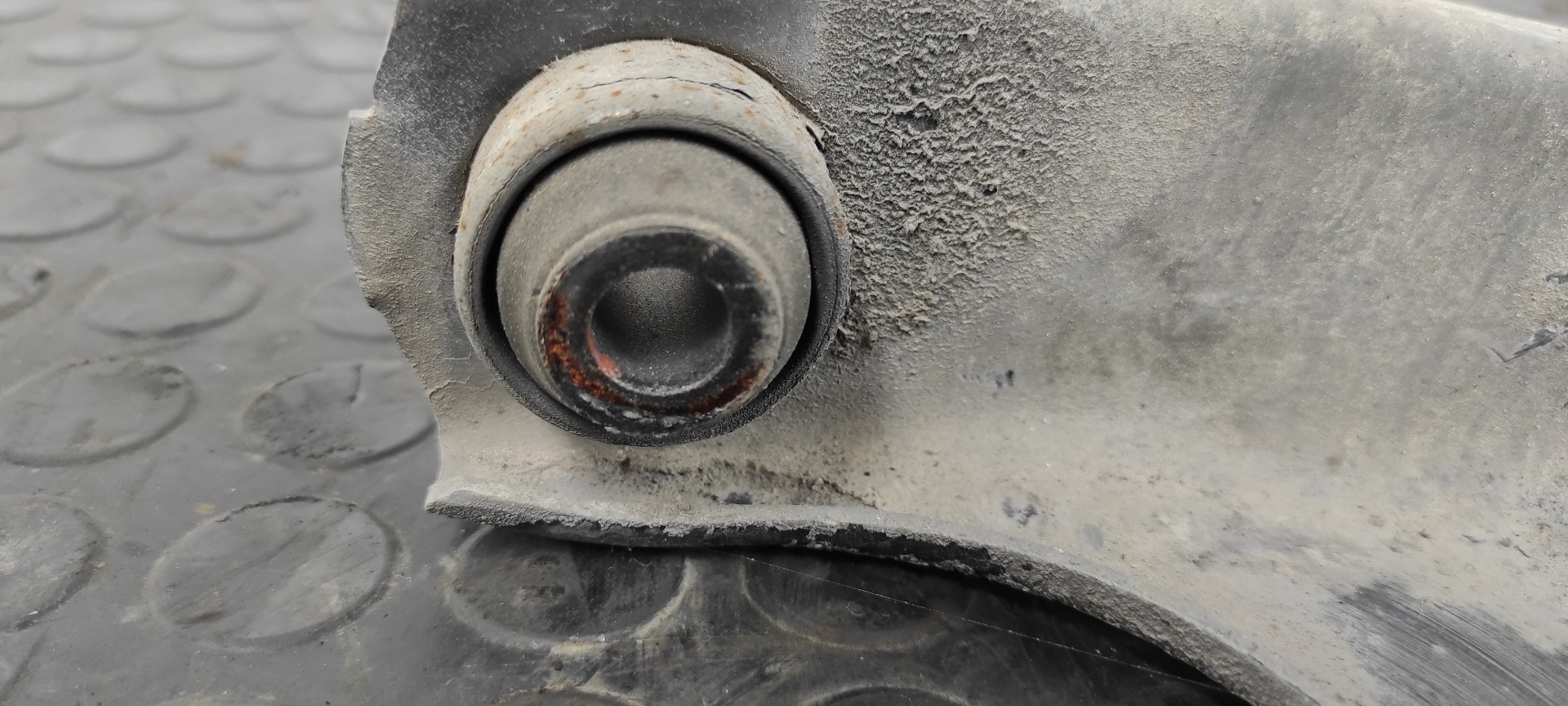 BRAZO DERECHO INFERIOR DELANTERO DACIA LOGAN - vista 3