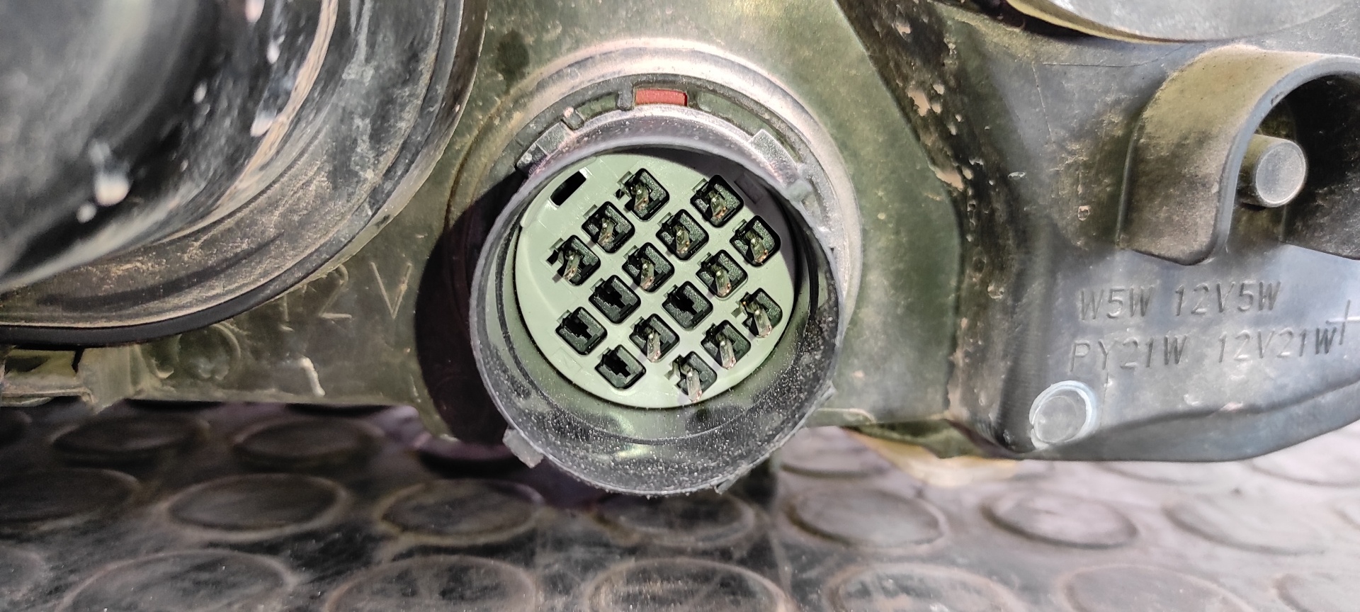 FARO DERECHO LAND ROVER FREELANDER (LR2) - vista 9