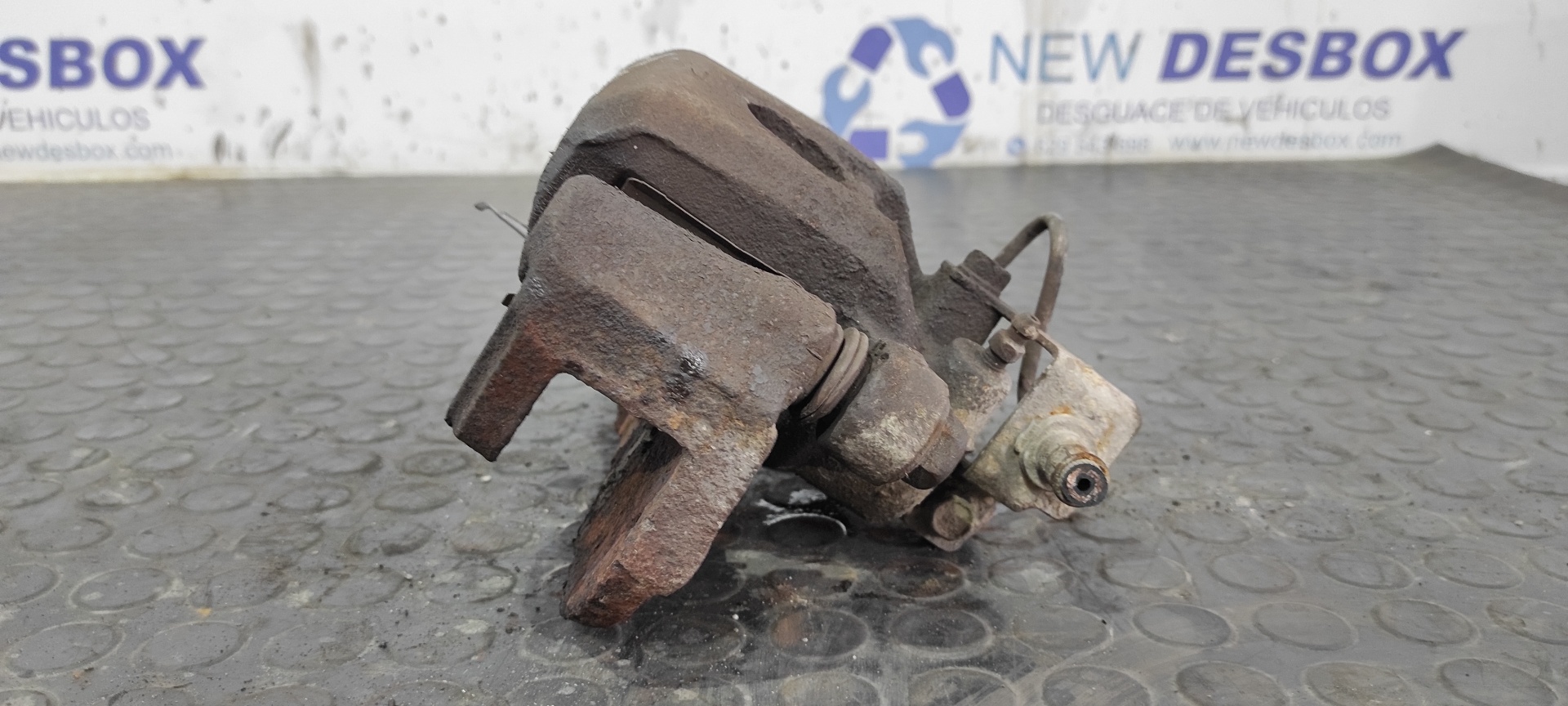 PINZA DE FRENO DELANTERA DERECHA MITSUBISHI MONTERO (V20/V40) - vista 6