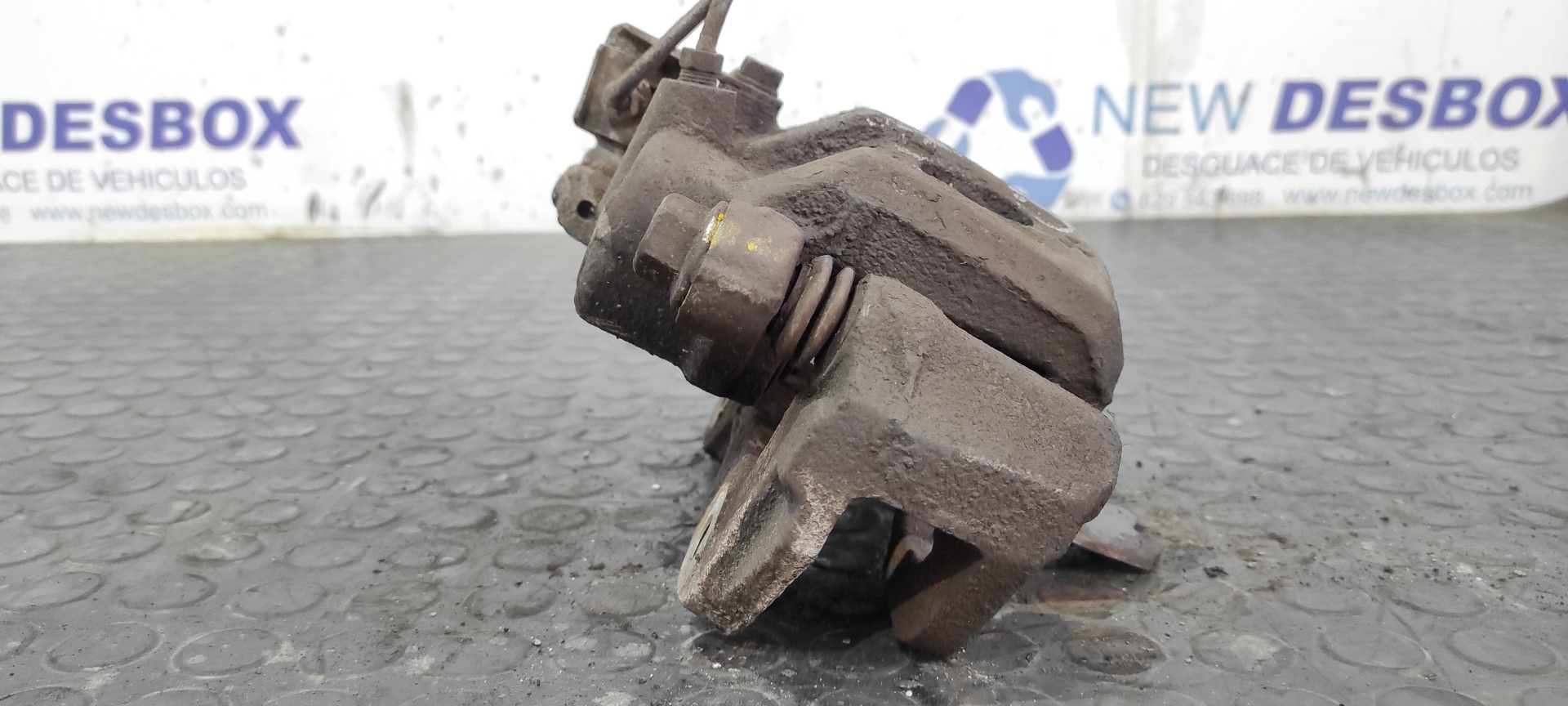 PINZA DE FRENO DELANTERA DERECHA MITSUBISHI MONTERO (V20/V40) - vista 5