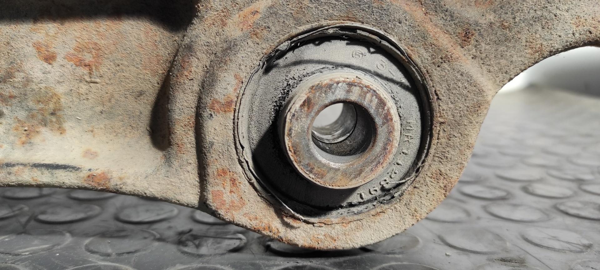 BRAZO IZQUIERDO INFERIOR TRASERO MITSUBISHI MONTERO (V20/V40) - vista 5