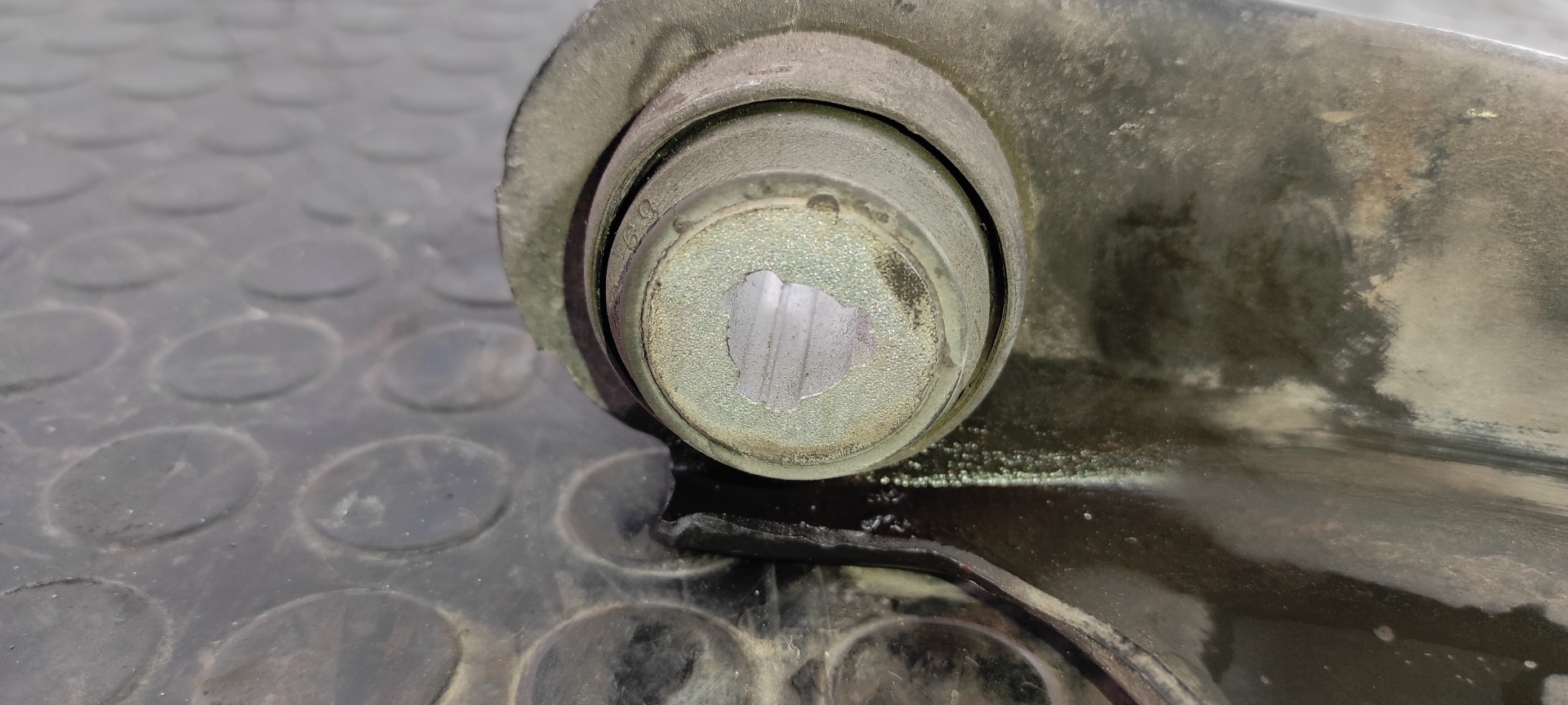 BRAZO DERECHO INFERIOR DELANTERO RENAULT KANGOO (F/KC0) - vista 9