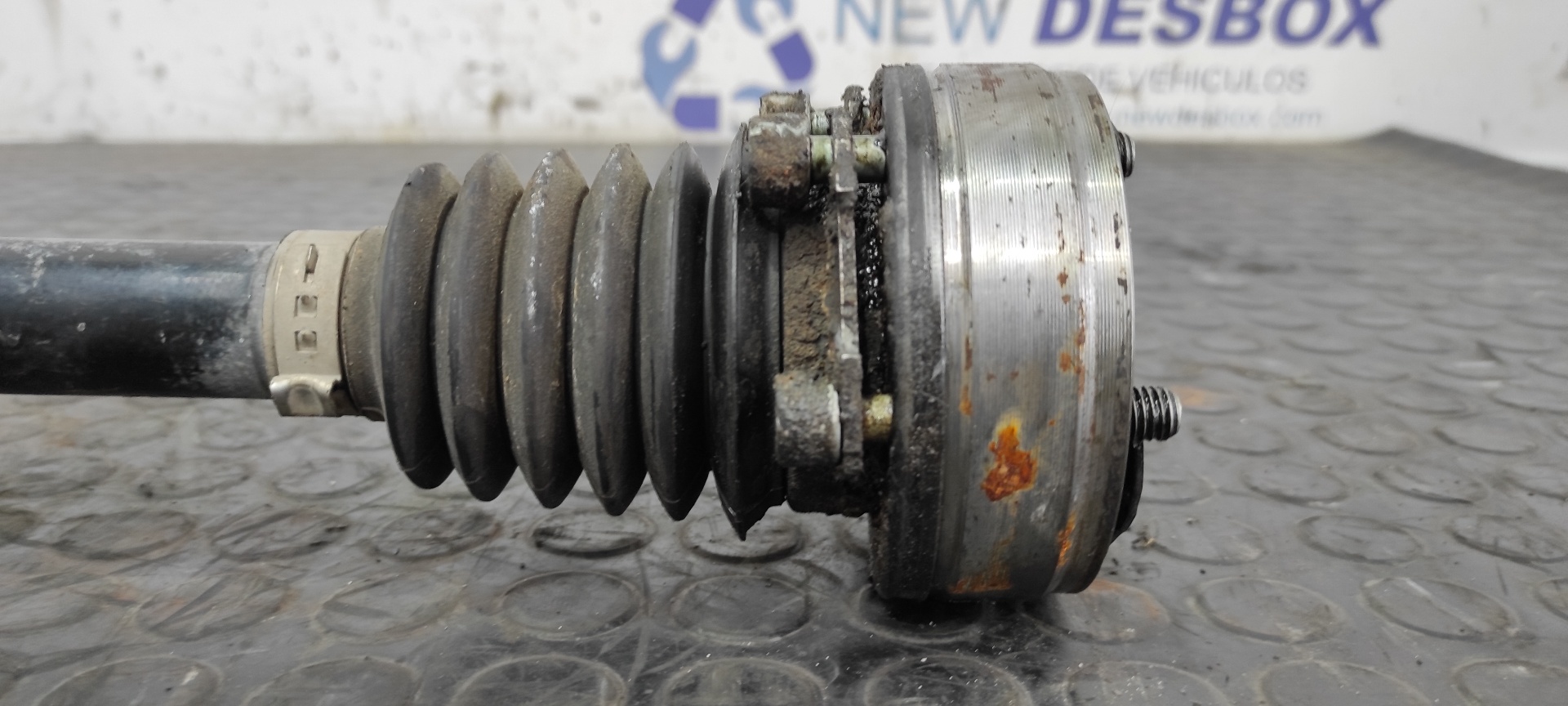 TRANSMISION DELANTERA IZQUIERDA VOLKSWAGEN POLO BERLINA (6N1) - vista 3