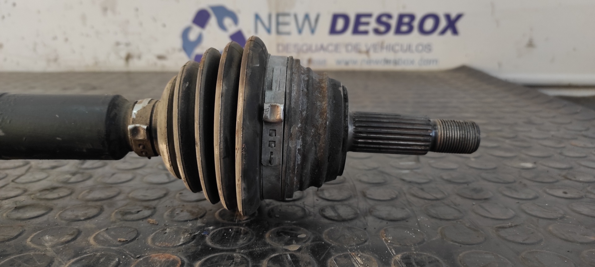 TRANSMISION DELANTERA DERECHA VOLKSWAGEN POLO BERLINA (6N1) - vista 3