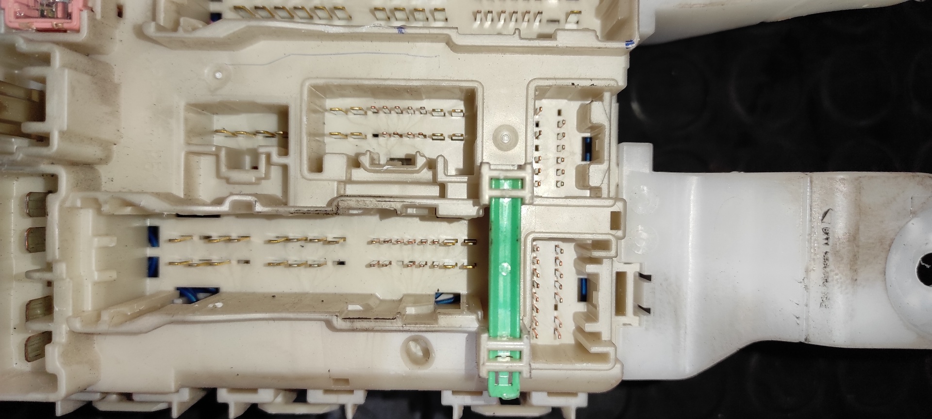 CAJA RELES / FUSIBLES TOYOTA AURIS - vista 7