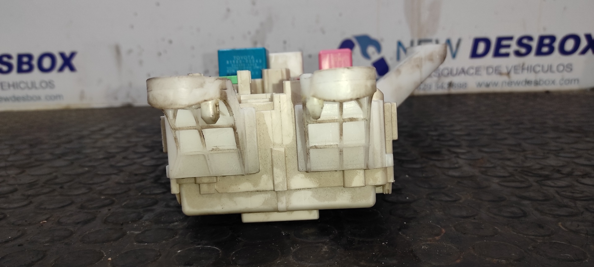 CAJA RELES / FUSIBLES TOYOTA AURIS - vista 13