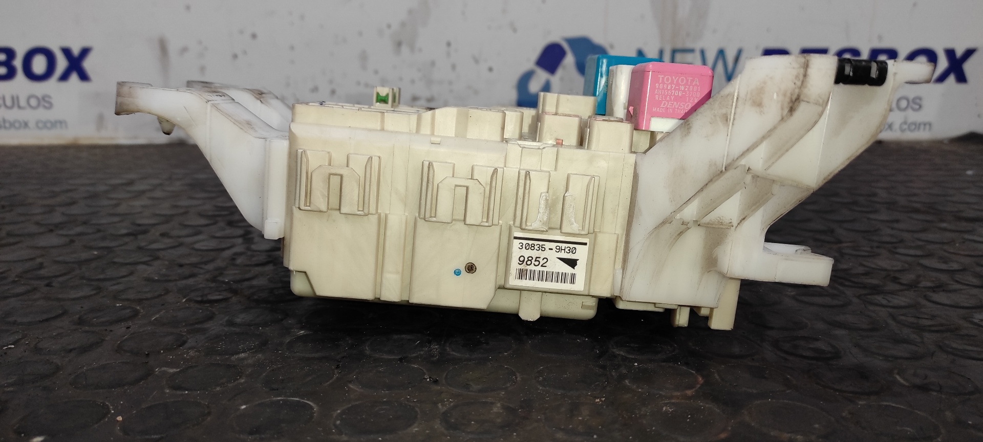 CAJA RELES / FUSIBLES TOYOTA AURIS - vista 8