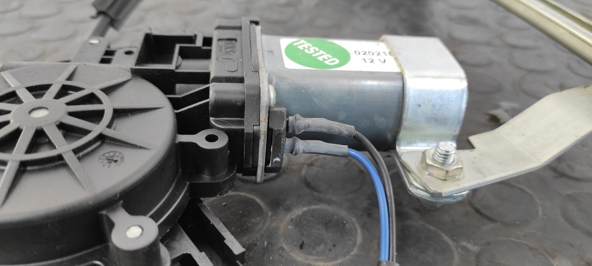 ELEVALUNAS DELANTERO IZQUIERDO OPEL KADETT D - vista 3