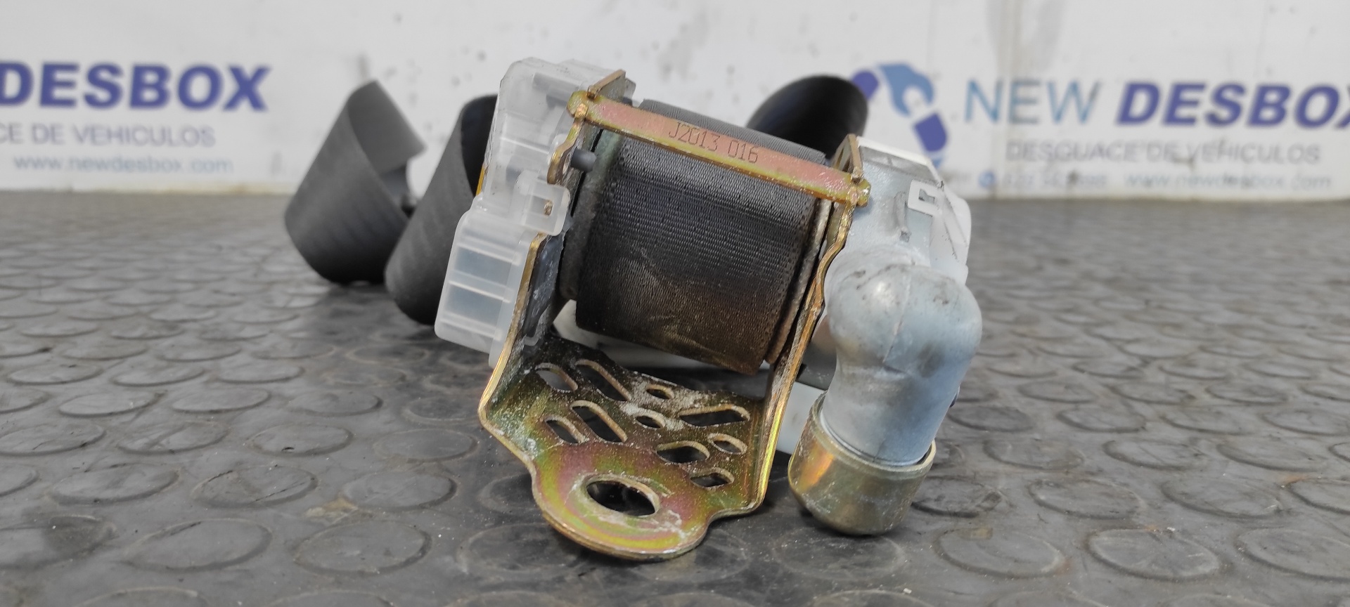 CINTURON DELANTERO DERECHO TOYOTA COROLLA VERSO (E12) - vista 4