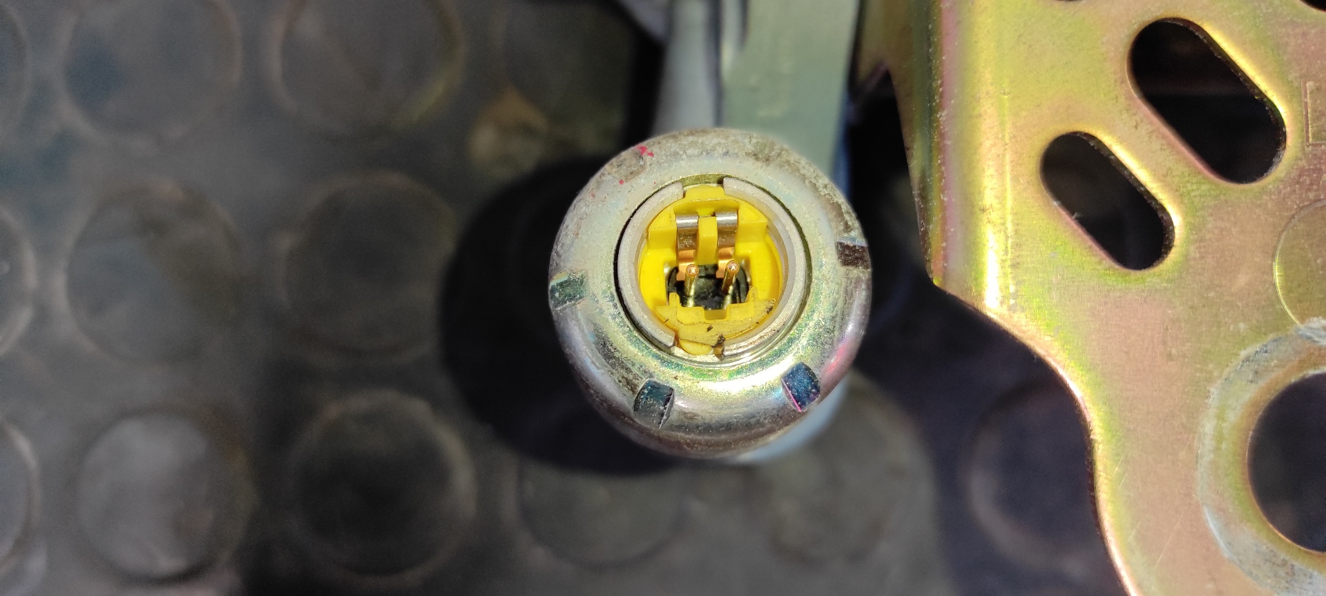 CINTURON DELANTERO DERECHO TOYOTA COROLLA VERSO (E12) - vista 6