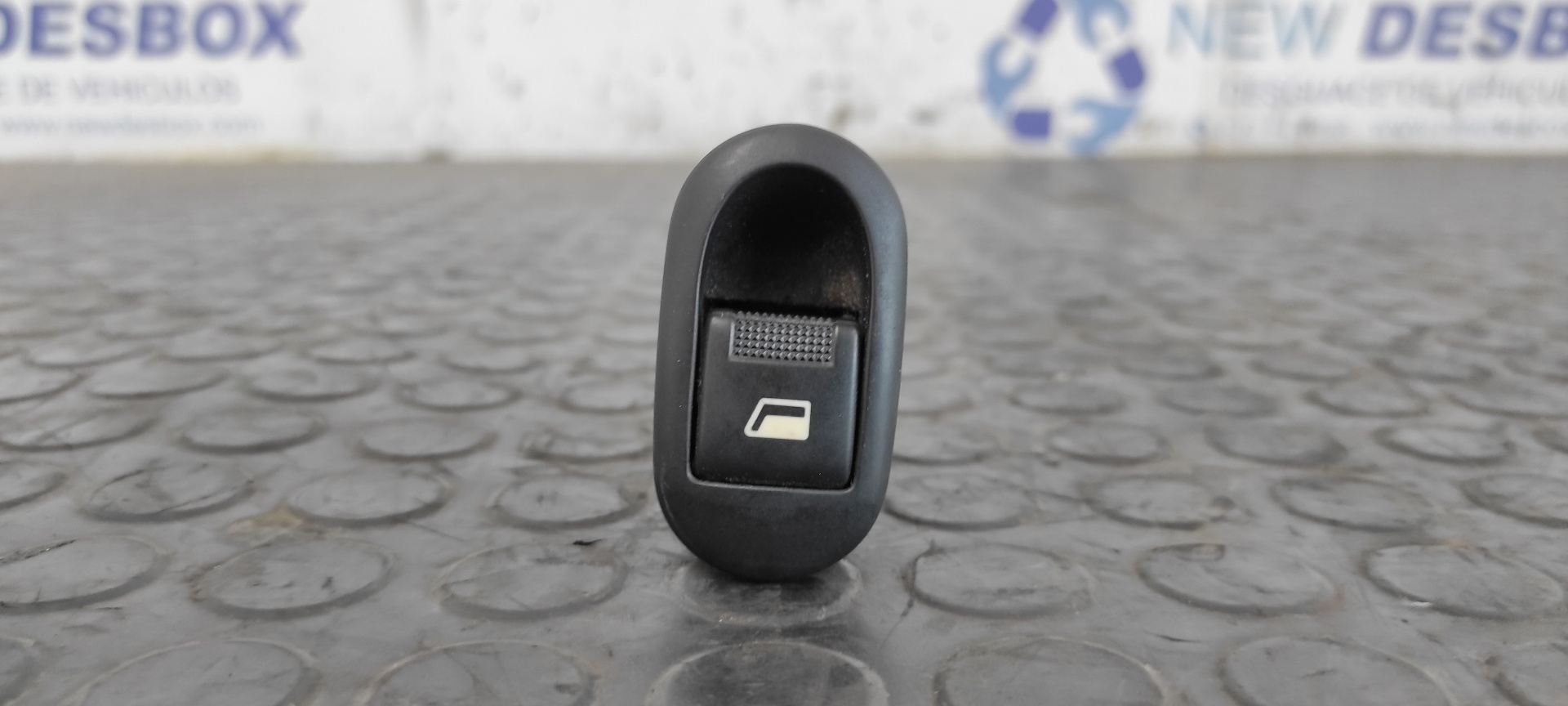 MANDO ELEVALUNAS DELANTERO DERECHO CITROEN C3