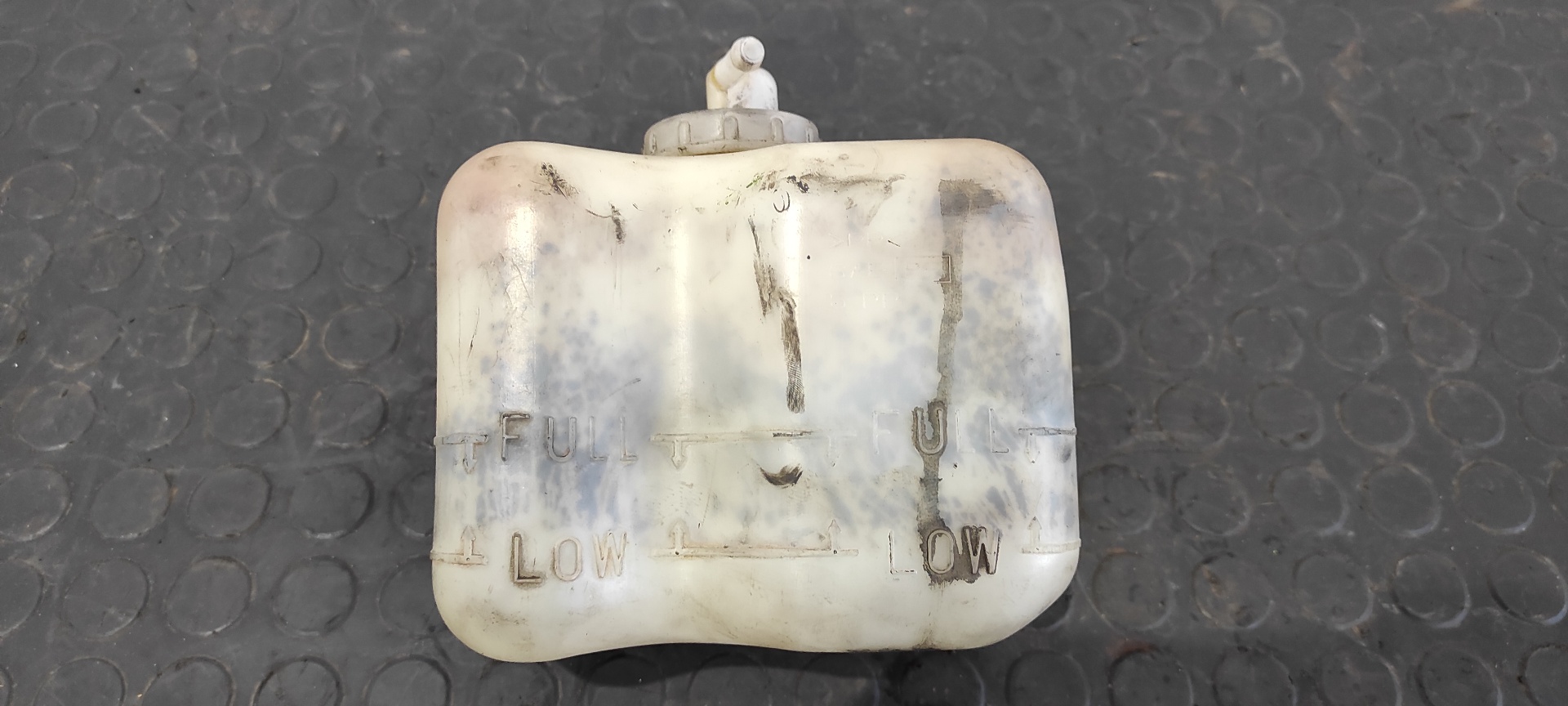 DEPOSITO EXPANSION MITSUBISHI MONTERO (V20/V40)