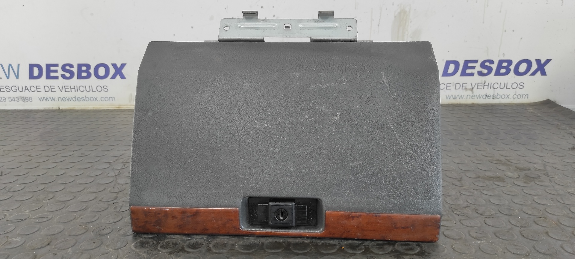 GUANTERA MITSUBISHI MONTERO (V20/V40)