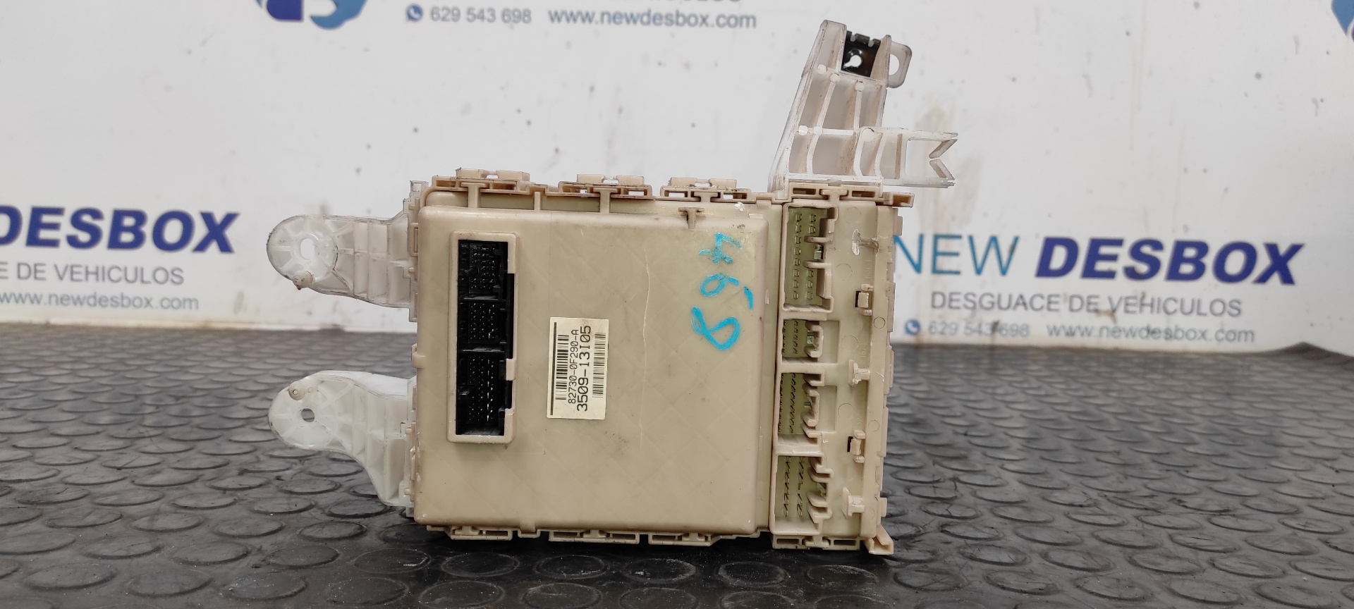 CAJA RELES / FUSIBLES TOYOTA VERSO 2.0 - vista 10