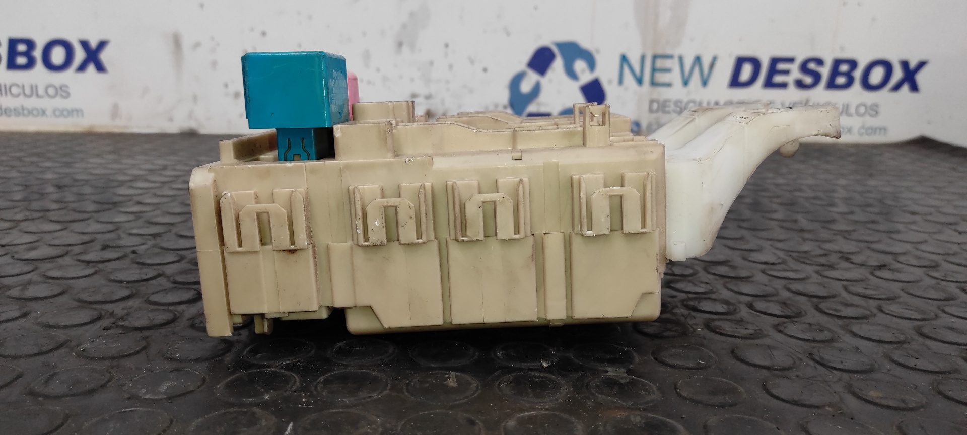CAJA RELES / FUSIBLES TOYOTA VERSO 2.0 - vista 7