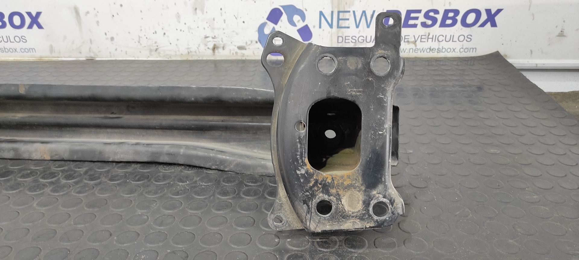 REFUERZO PARAGOLPES DELANTERO VOLKSWAGEN CADDY KA/KB (2K) - vista 5