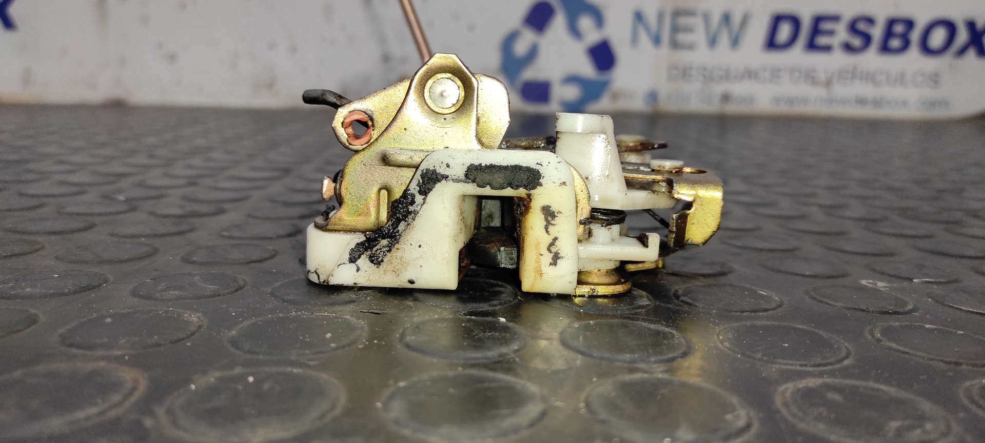 CERRADURA PUERTA DELANTERA IZQUIERDA MITSUBISHI MONTERO (V20/V40) - vista 4