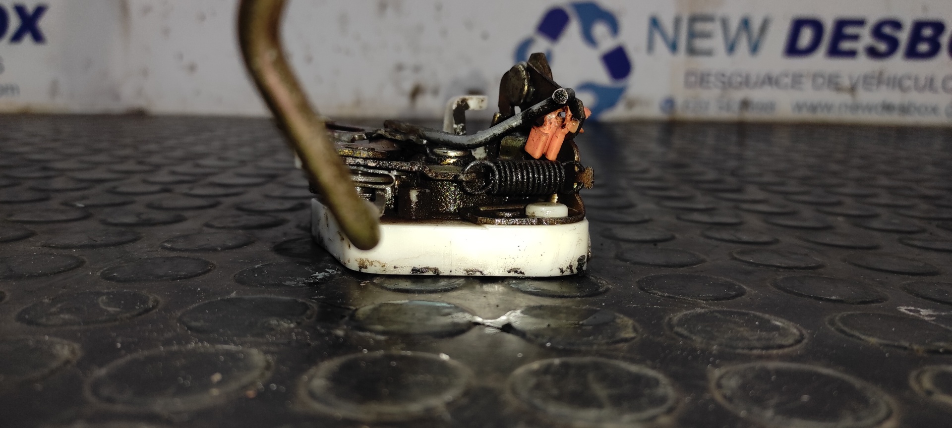 CERRADURA PUERTA DELANTERA IZQUIERDA MITSUBISHI MONTERO (V20/V40) - vista 3