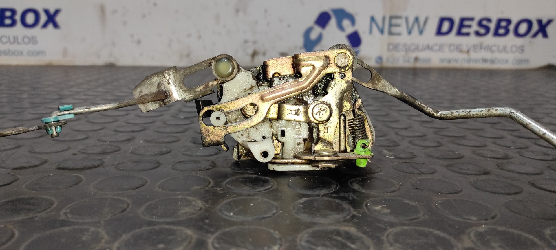 CERRADURA PUERTA DELANTERA DERECHA MITSUBISHI MONTERO (V20/V40)