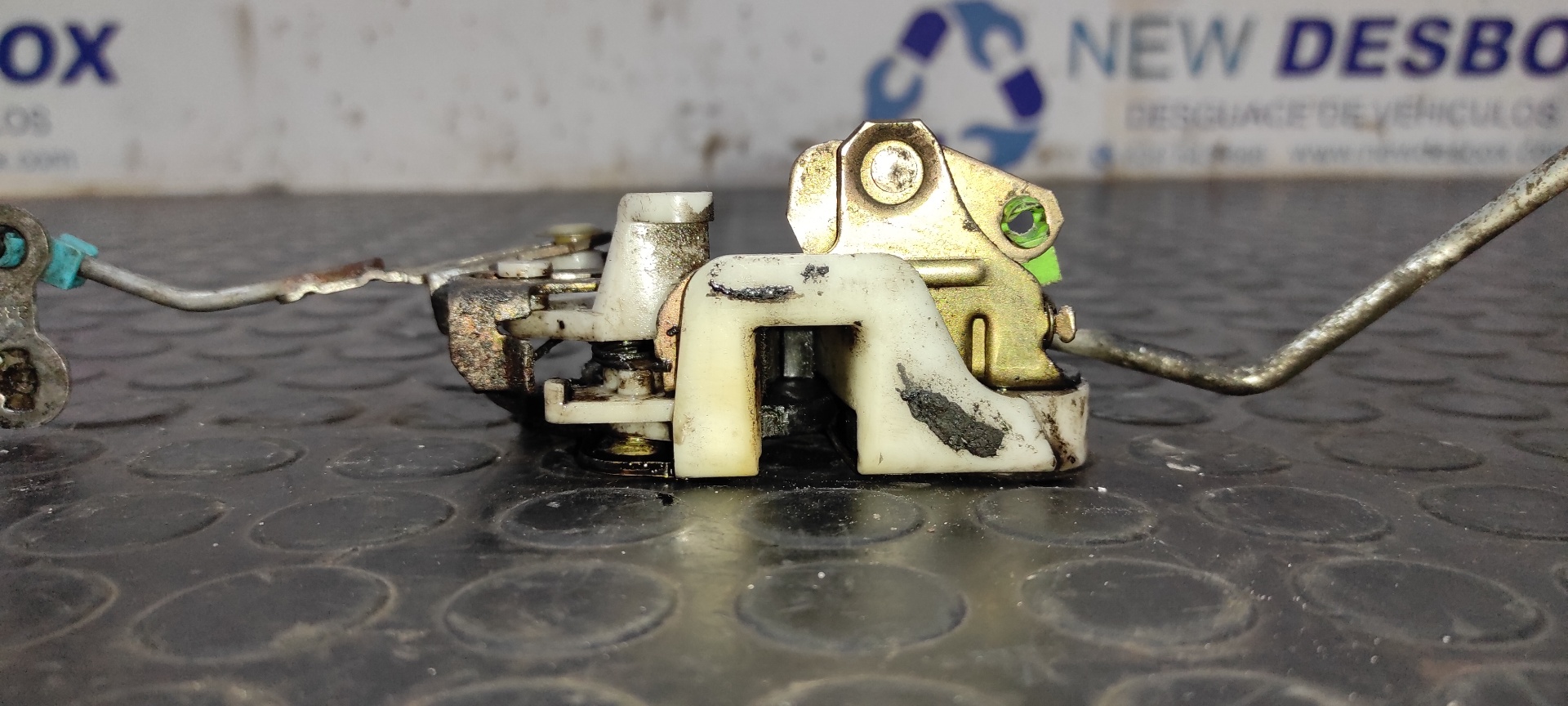 CERRADURA PUERTA DELANTERA DERECHA MITSUBISHI MONTERO (V20/V40) - vista 6