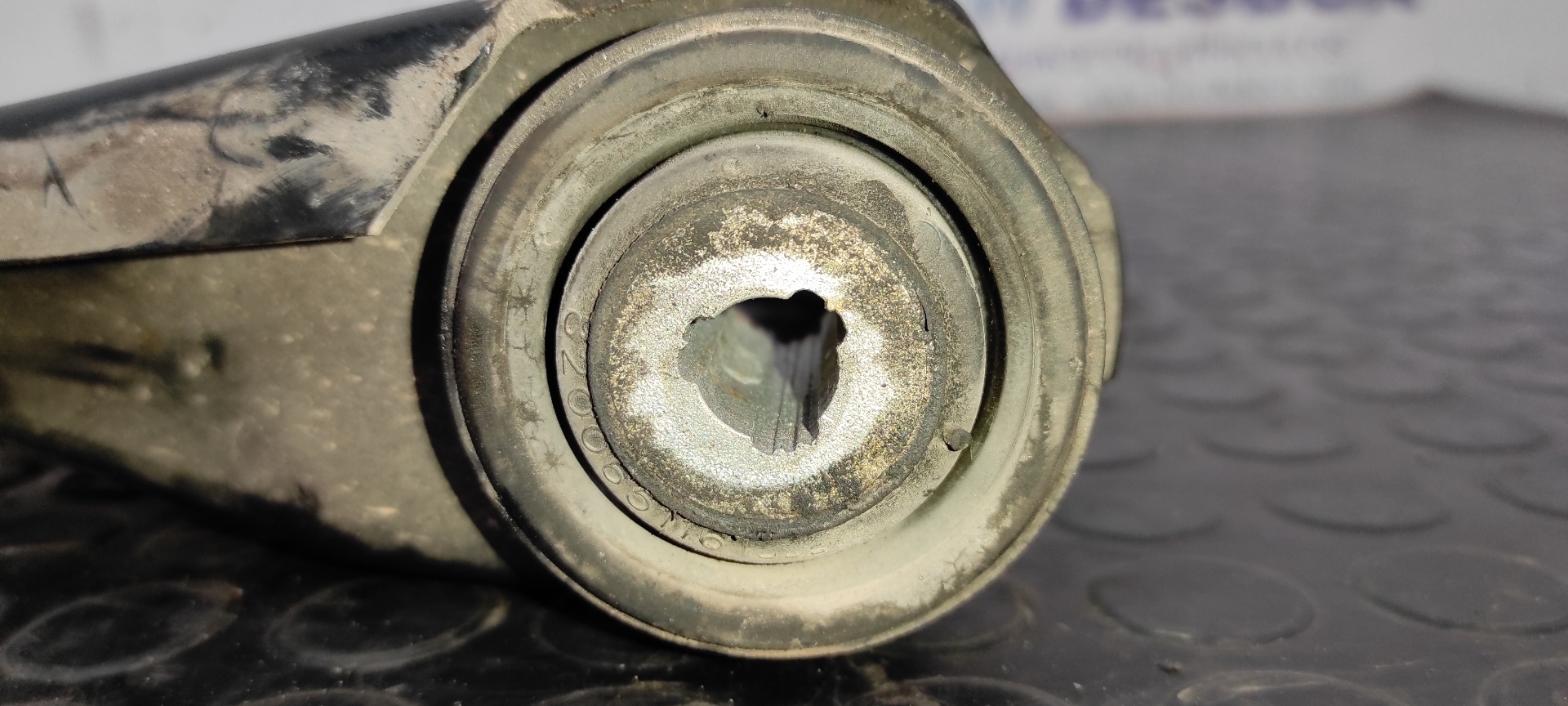 BRAZO DERECHO INFERIOR DELANTERO RENAULT TWINGO - vista 8