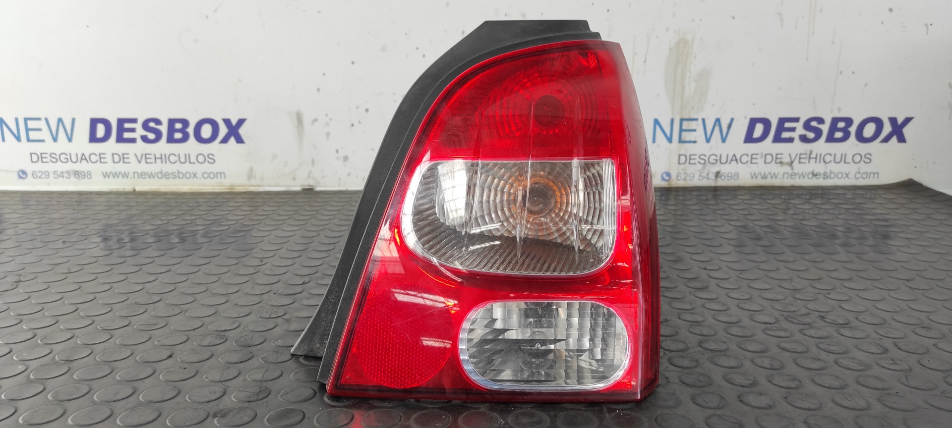 PILOTO TRASERO DERECHO RENAULT TWINGO