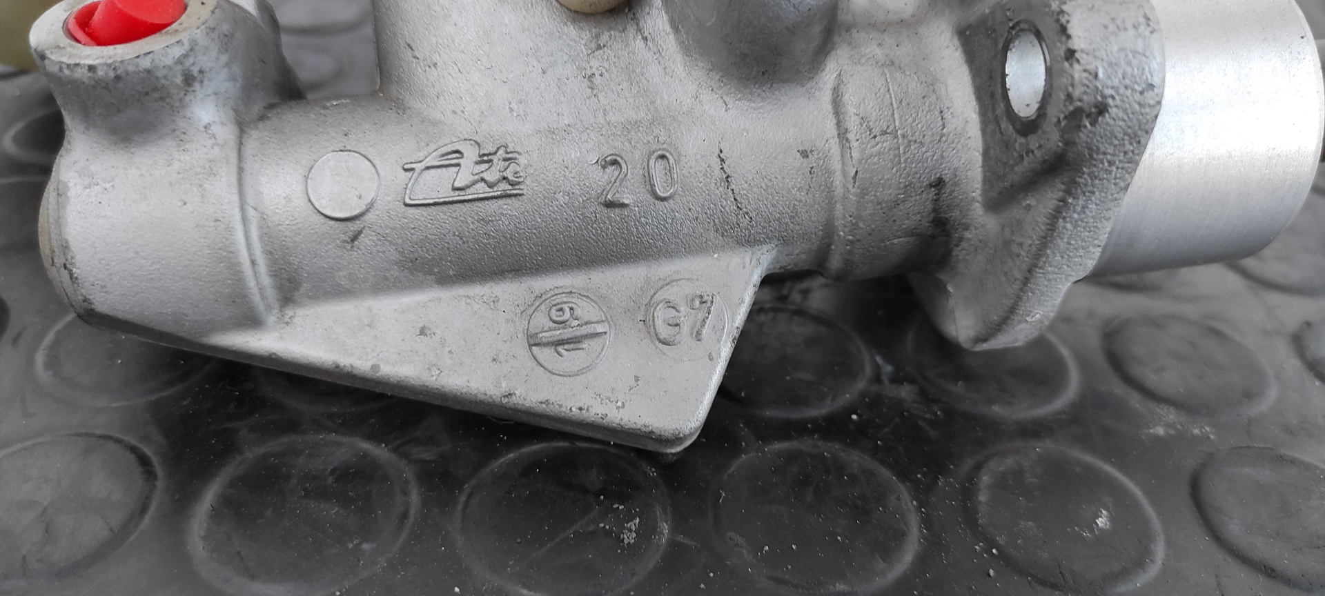 BOMBA FRENO RENAULT TWINGO - vista 7