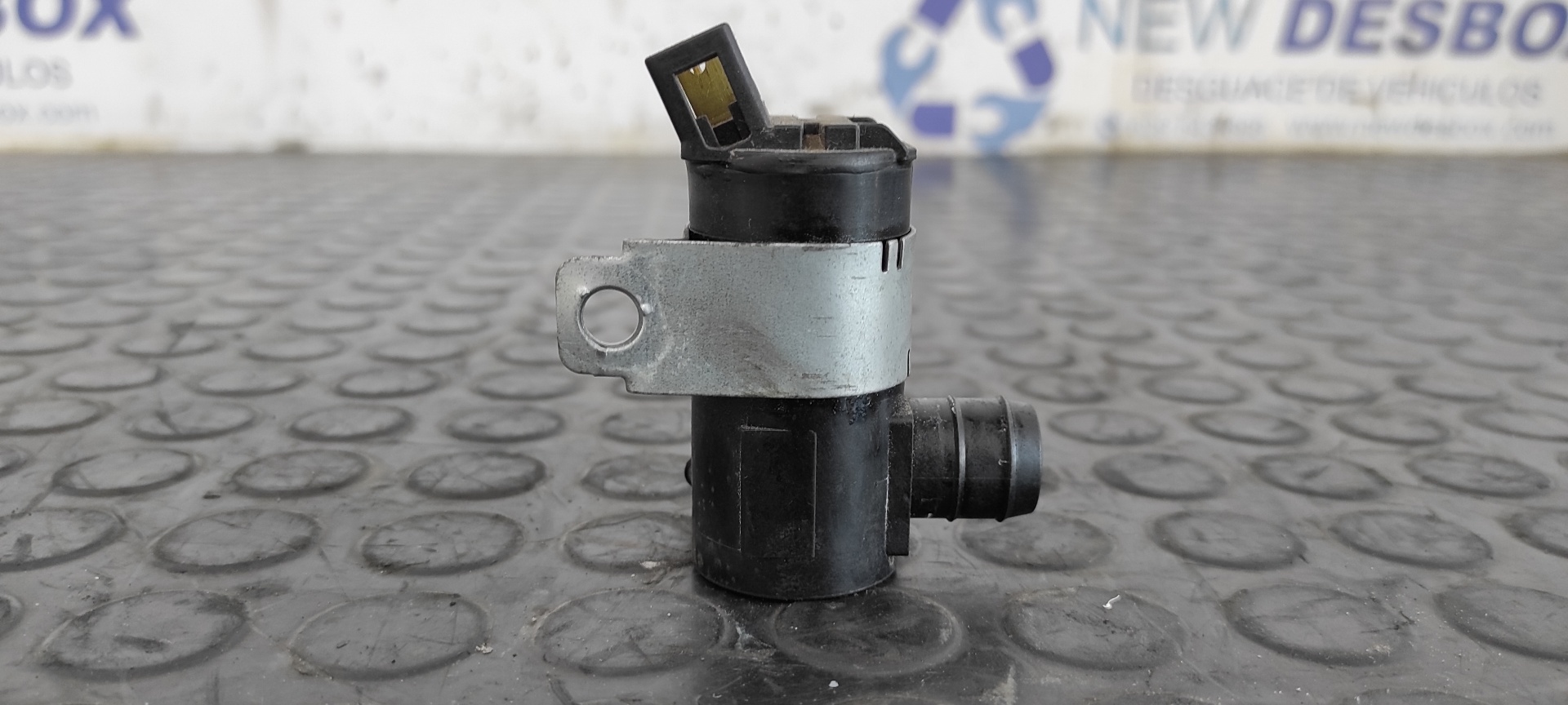 BOMBA LIMPIA MITSUBISHI MONTERO (V20/V40) - vista 4