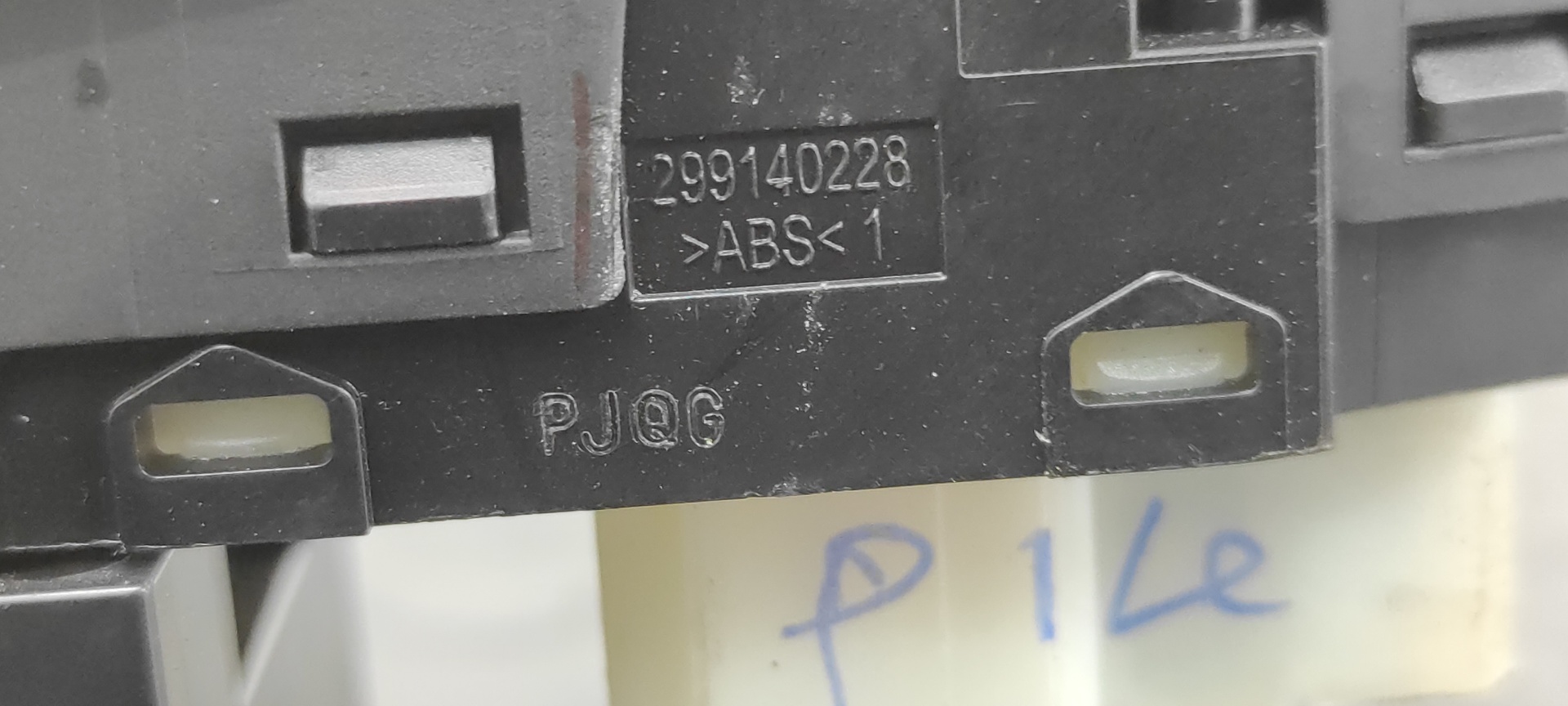 MANDO ELEVALUNAS DELANTERO IZQUIERDO HYUNDAI I20 ACTIVE - vista 10