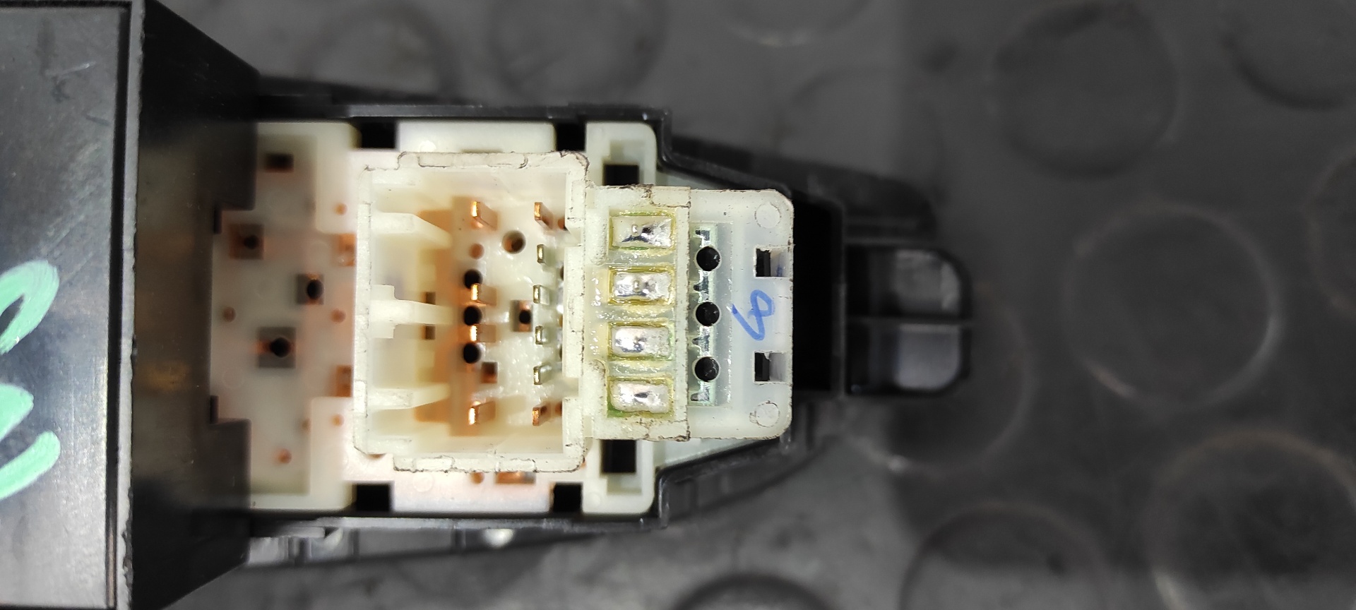 MANDO ELEVALUNAS DELANTERO IZQUIERDO HYUNDAI I20 ACTIVE - vista 4