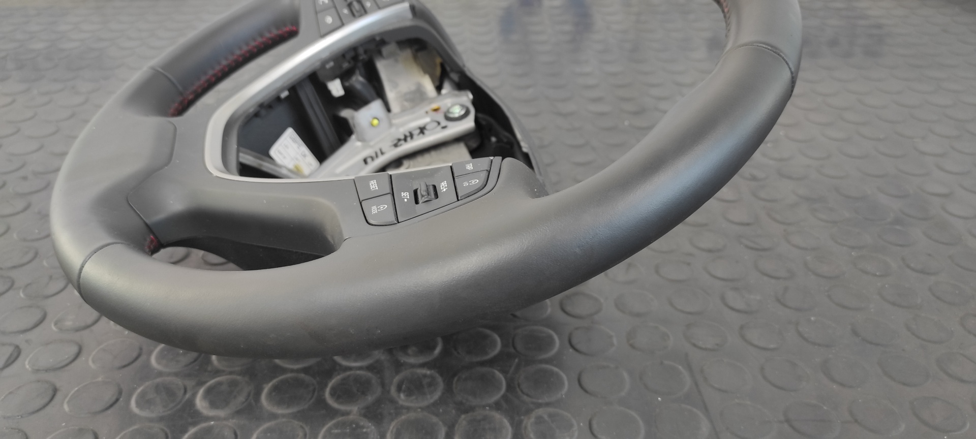 VOLANTE HYUNDAI I20 ACTIVE - vista 4