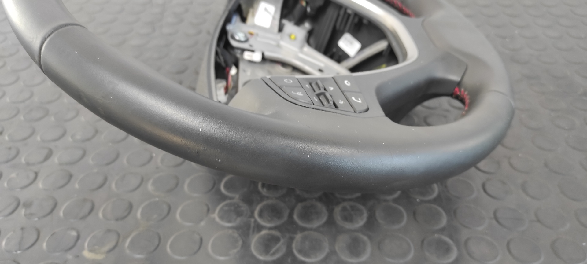 VOLANTE HYUNDAI I20 ACTIVE - vista 16