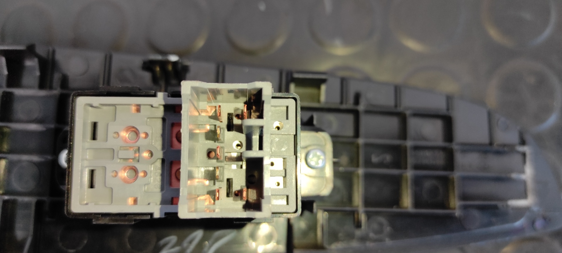 MANDO ELEVALUNAS DELANTERO DERECHO HYUNDAI I20 ACTIVE - vista 6