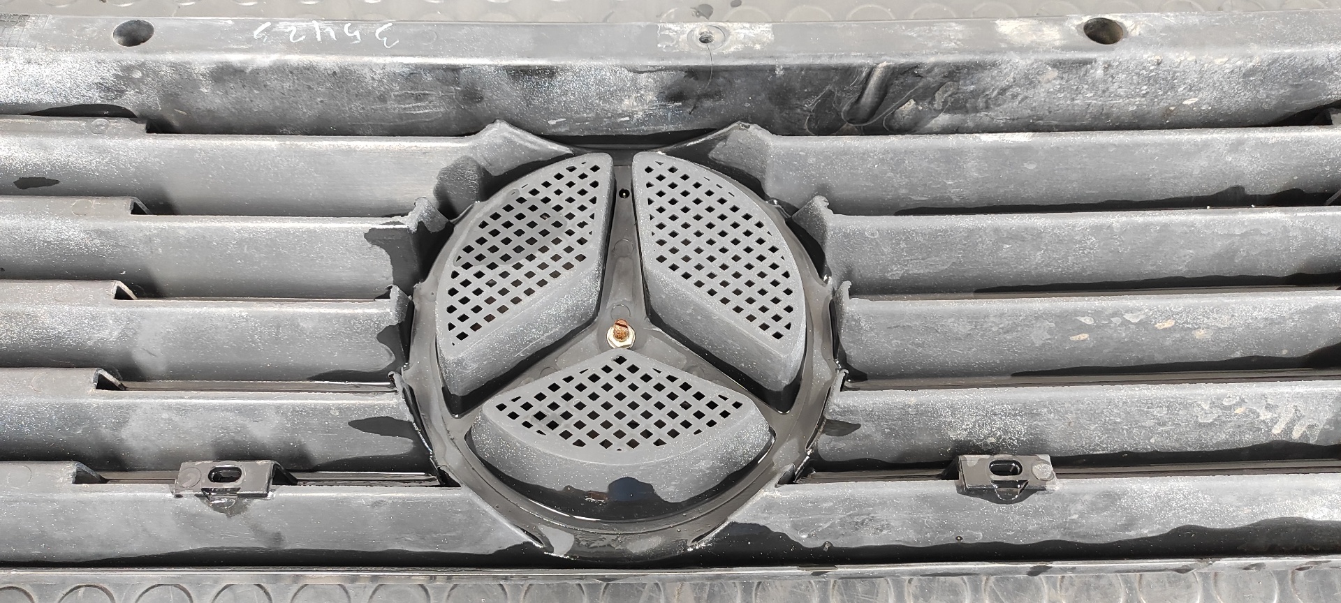 REJILLA DELANTERA MERCEDES-BENZ MB 100 D CAJA CERRADA / COMBI - vista 5